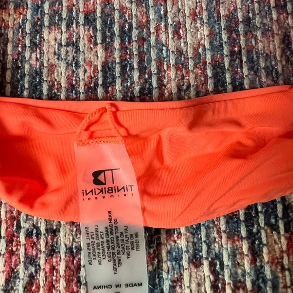 Bikini - Picture 3 of 3